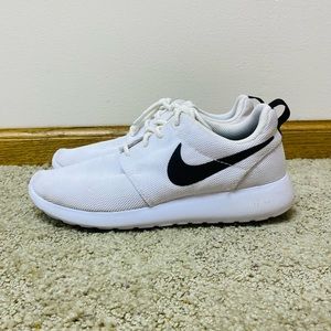 Nike Roshe shoes womens 8